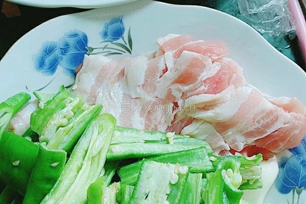 虎皮青椒五花肉的做法图解1