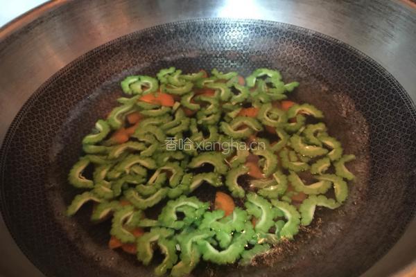蜂蜜苦瓜的做法图解3