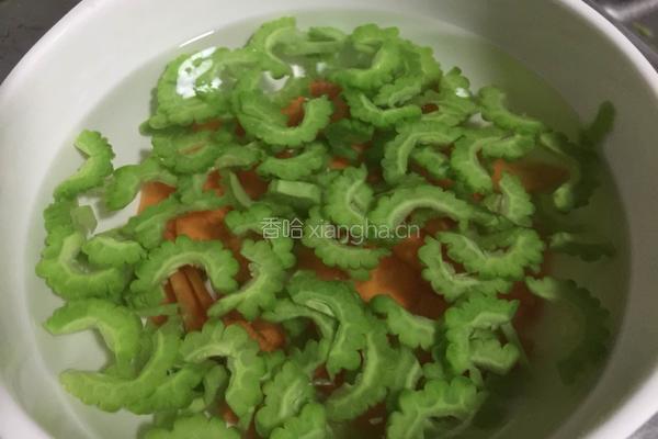 蜂蜜苦瓜的做法图解4