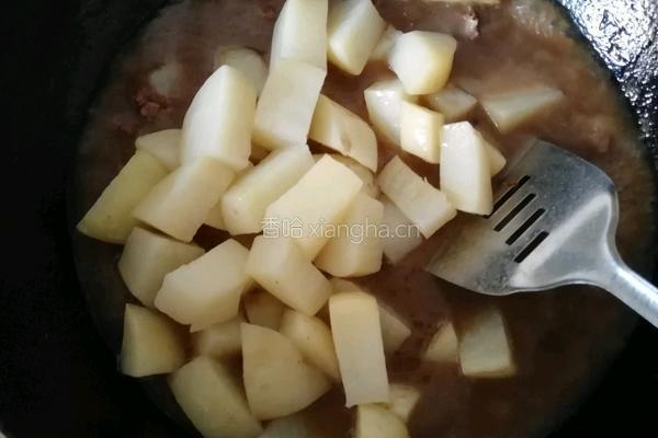 土豆炖牛肉的做法图解10