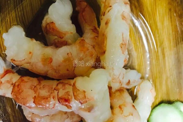 咸蛋黄鲜虾汤的做法图解2