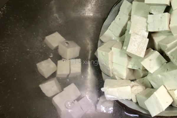 虾菇干烩豆腐的做法图解4