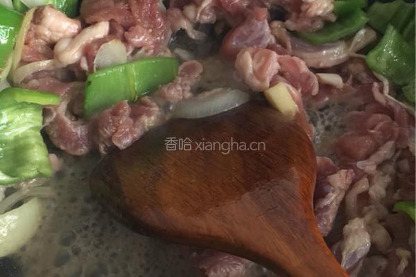 尖椒炒牛肉的做法图解3