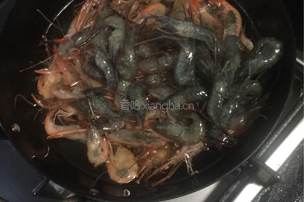南乳汁煮炸河虾的做法图解3