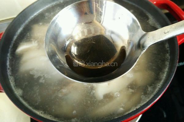 红枣莲藕大骨汤的做法图解9