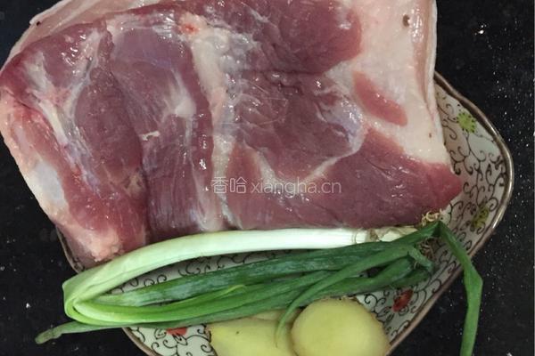 南乳汁红烧肉的做法图解1