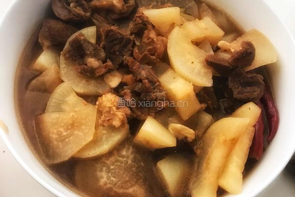 牛肉炖萝卜