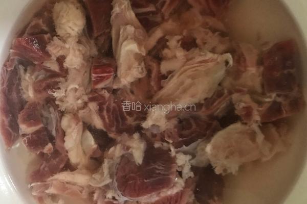 牛肉炖萝卜的做法图解2