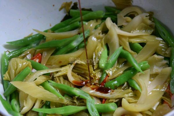 四季豆炒酸菜的做法图解9