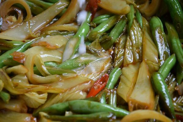 四季豆炒酸菜的做法图解12