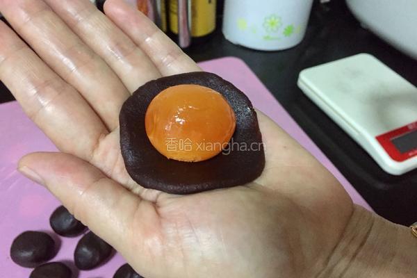 蛋黄酥的做法图解11