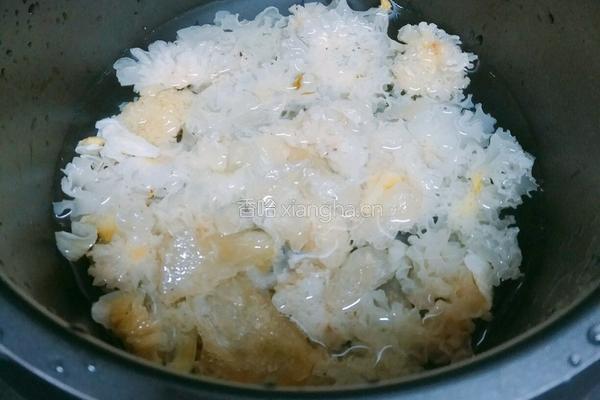 牛油果雪耳甜品的做法图解4