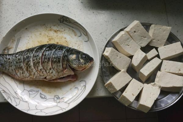 鲫鱼豆腐汤的做法图解2
