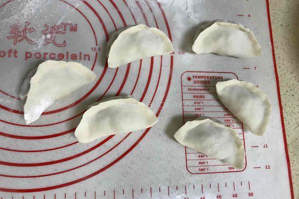 酸菜肉蒸饺的做法图解13