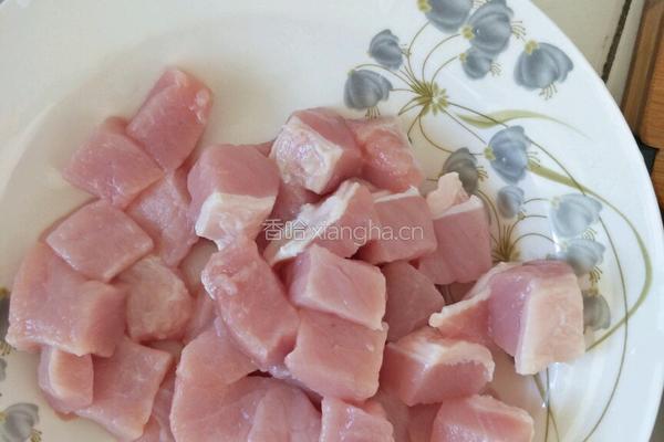 菠萝咕噜肉的做法图解1