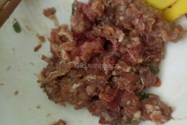 香菇包肉的做法图解2