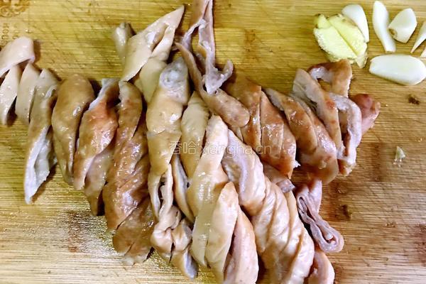 咸菜炒猪大肠的做法图解9