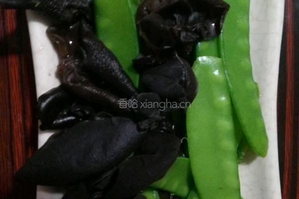 荷兰豆木耳饺的做法图解2