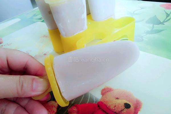 香蕉酸奶冰淇淋的做法图解5