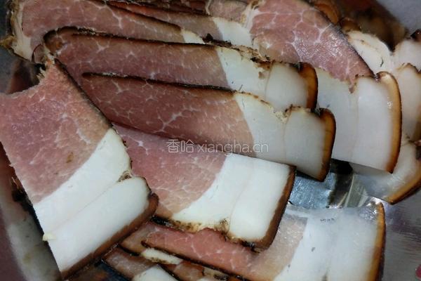 折耳根炒腊肉的做法图解1