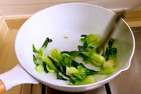 青岛#油菜菌菇豆腐汤#年夜饭#的做法图解3