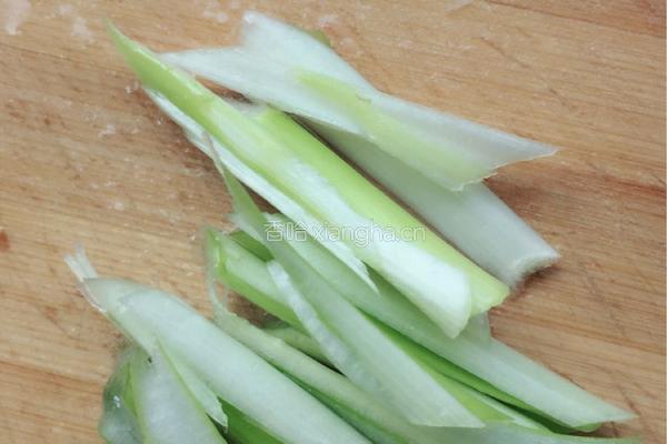 排骨番茄香菇汤的做法图解6