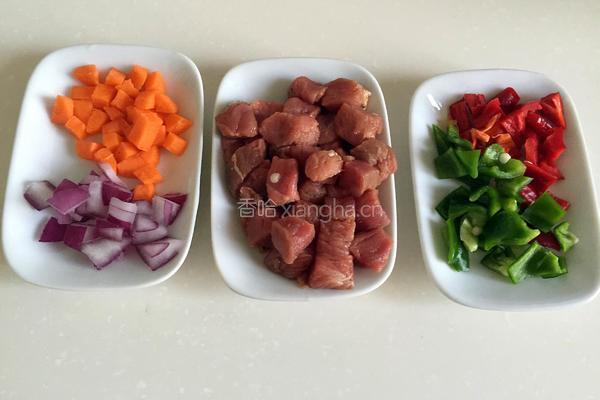 牛肉粒杂蔬炒饭的做法图解2