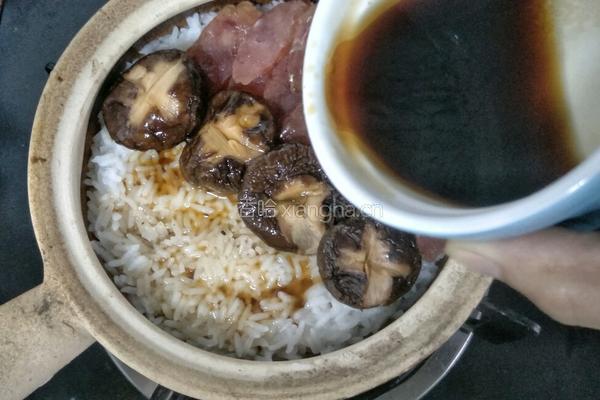 腊肠煲仔饭的做法图解11