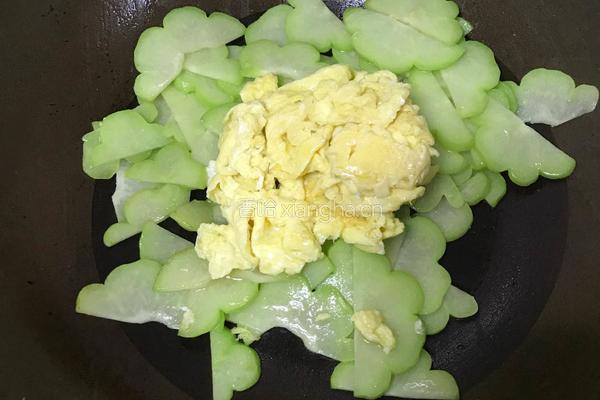 鸡蛋炒佛手瓜的做法图解8