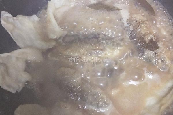 农家地锅鱼的做法图解8