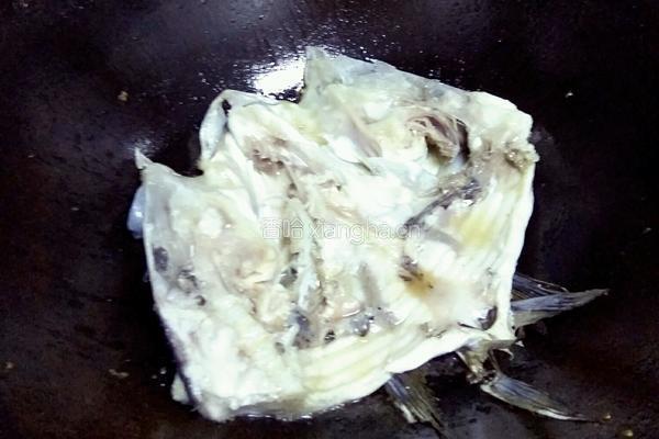 黄豆烧鳙鱼头的做法图解5
