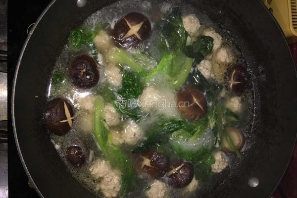 蘑菇蔬菜肉丸子汤的做法图解13