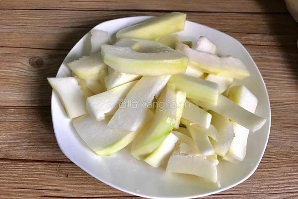 番茄冬瓜冬瓜含有较多的蛋白质、糖类及少量的做法图解1