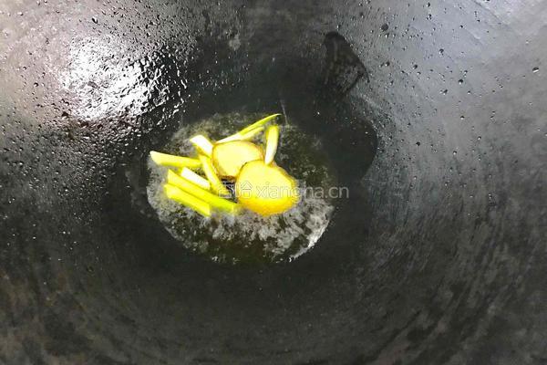番茄冬瓜冬瓜含有较多的蛋白质、糖类及少量的做法图解3