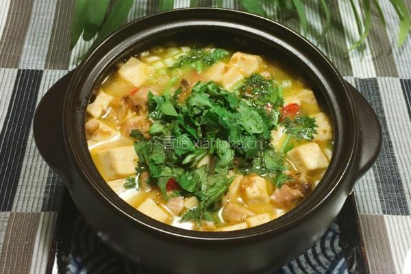 咸鱼、鸡粒豆腐煲