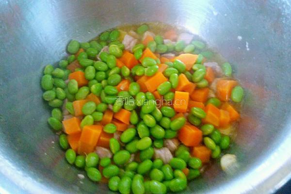 毛豆炒胡萝卜粒的做法图解8