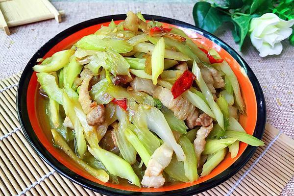 西芹炒肉/芹菜炒肉的做法图解11