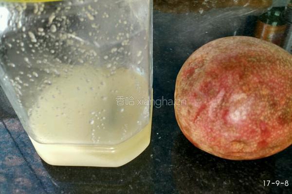 百香果果汁的做法图解1