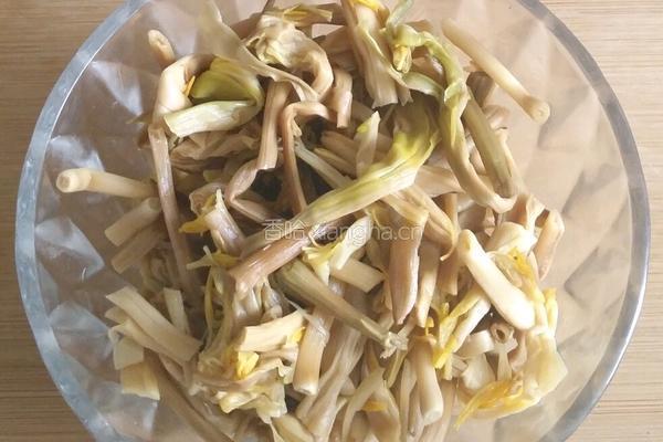 酸辣生汆肉丸汤的做法图解4