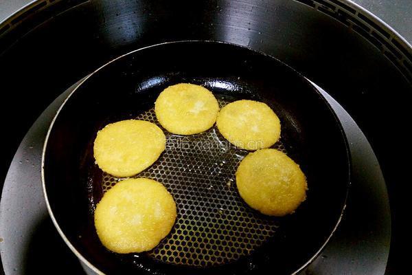 豆沙馅南瓜饼的做法图解8