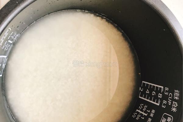 蕃茄焖饭的做法图解1