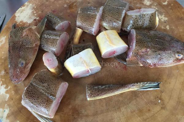 巴子鱼炖豆腐的做法图解2