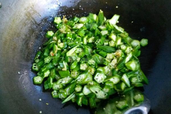 秋葵炒鸡蛋的做法图解7