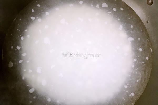 香菇瘦肉粥的做法图解1