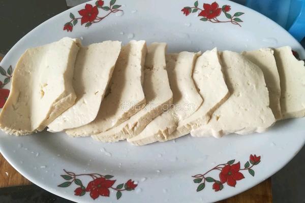 肉末浇豆腐的做法图解1