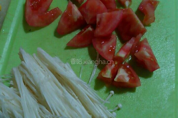 鸭血金针菇番茄汤的做法图解2