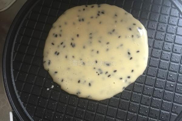 黑芝麻蛋卷的做法图解9