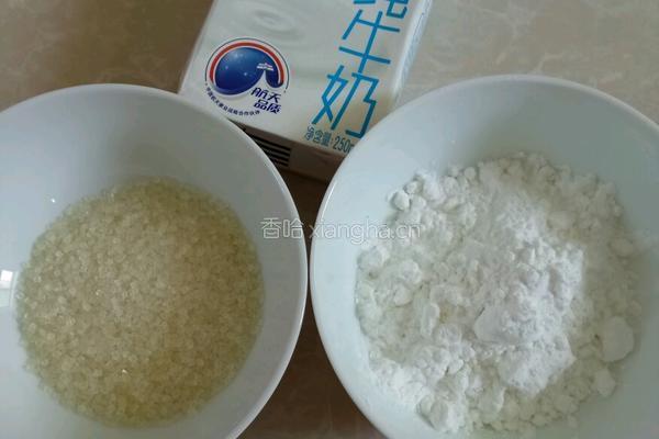 牛奶冻的做法图解1