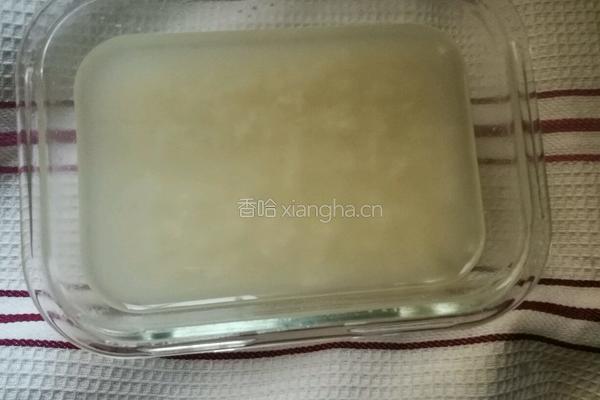 牛奶鸡蛋醪糟的做法图解1