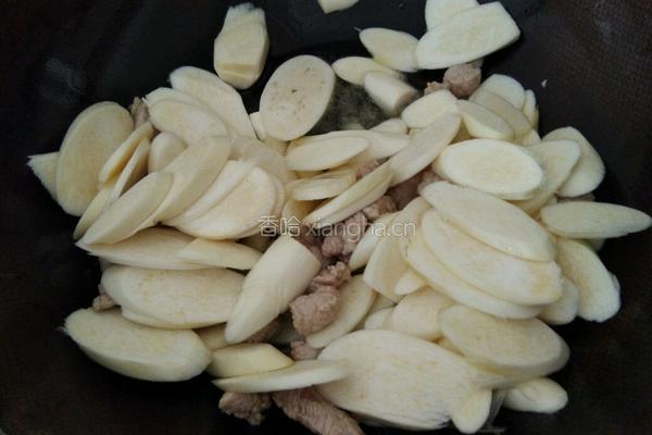茭白炒肉的做法图解4